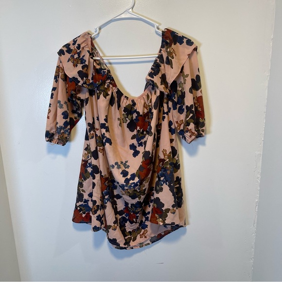 gimmicks by BKE Tops - Gimmicks off the shoulder floral‎ blouse women's size large